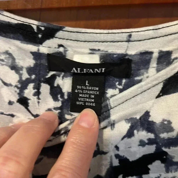 Alfani top - Picture 3 of 3